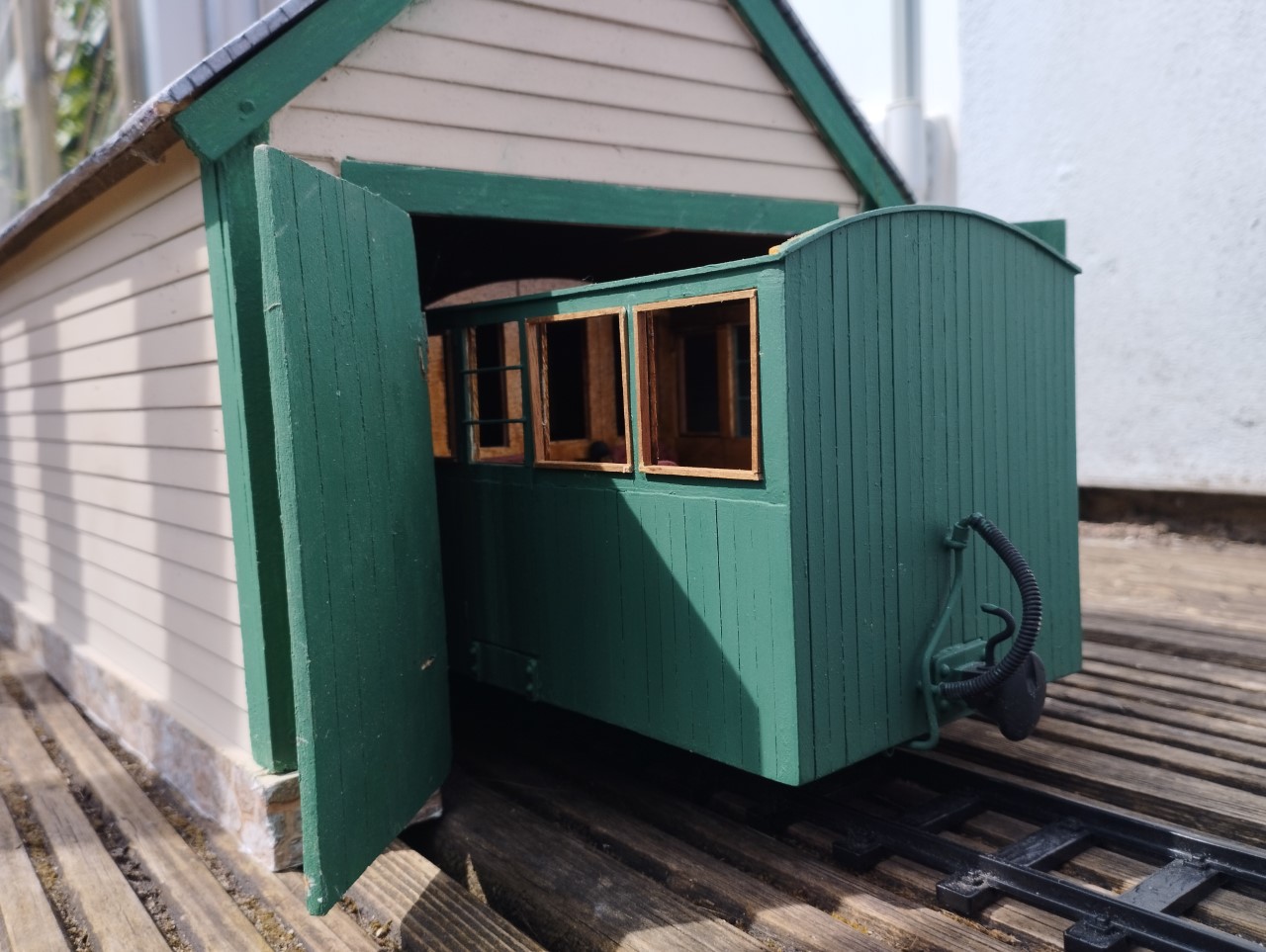 Mystery carriage green.jpg