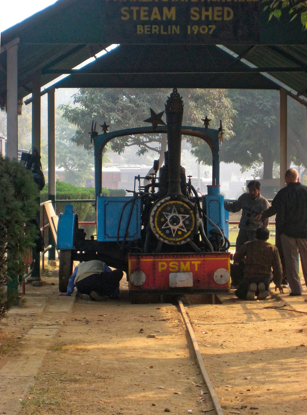 Monorail_steam_train.jpg