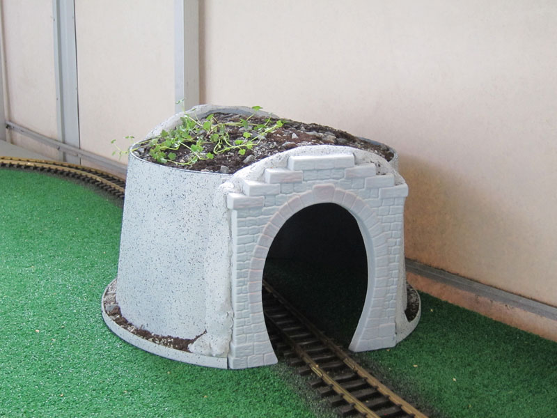 tunnel04.jpg