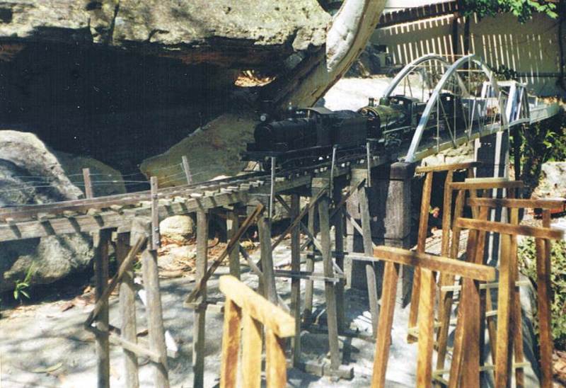 7-build new trestle 11-2000 s.jpg