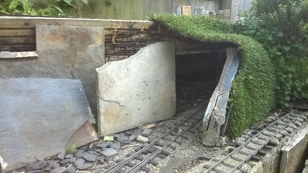 Knackered tunnel.jpg