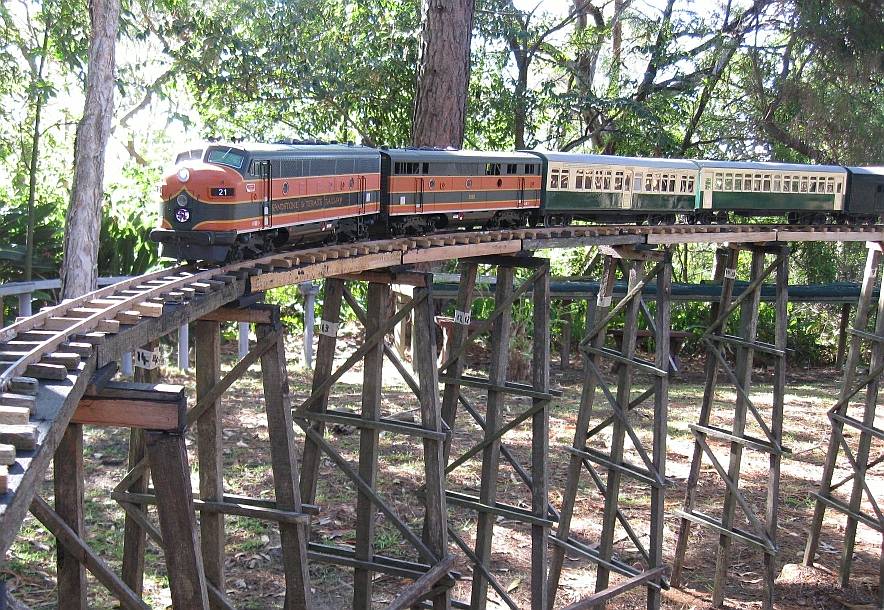 horseshoe trestle IMG_8275s.jpg