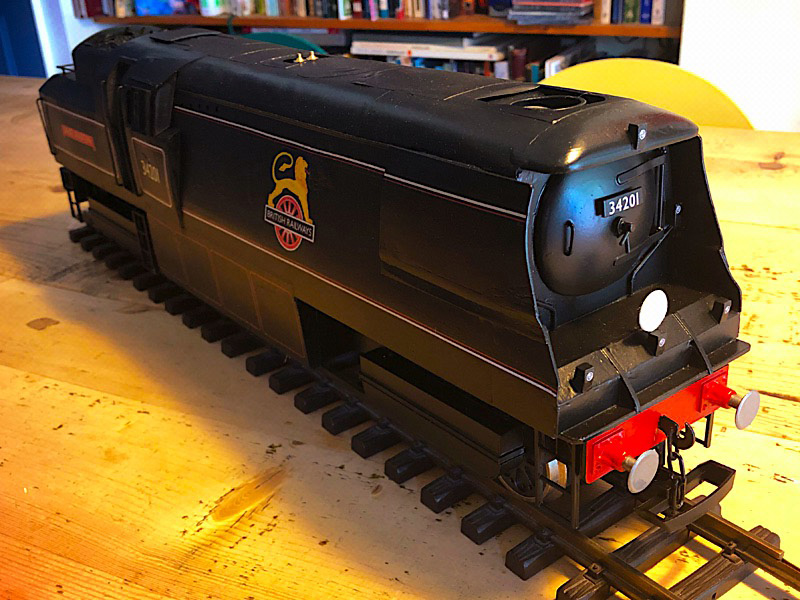I’m assuming the panels between the bogies incorporate lift-up flaps, allowing access to the ashpan and other gubbins hiding down there