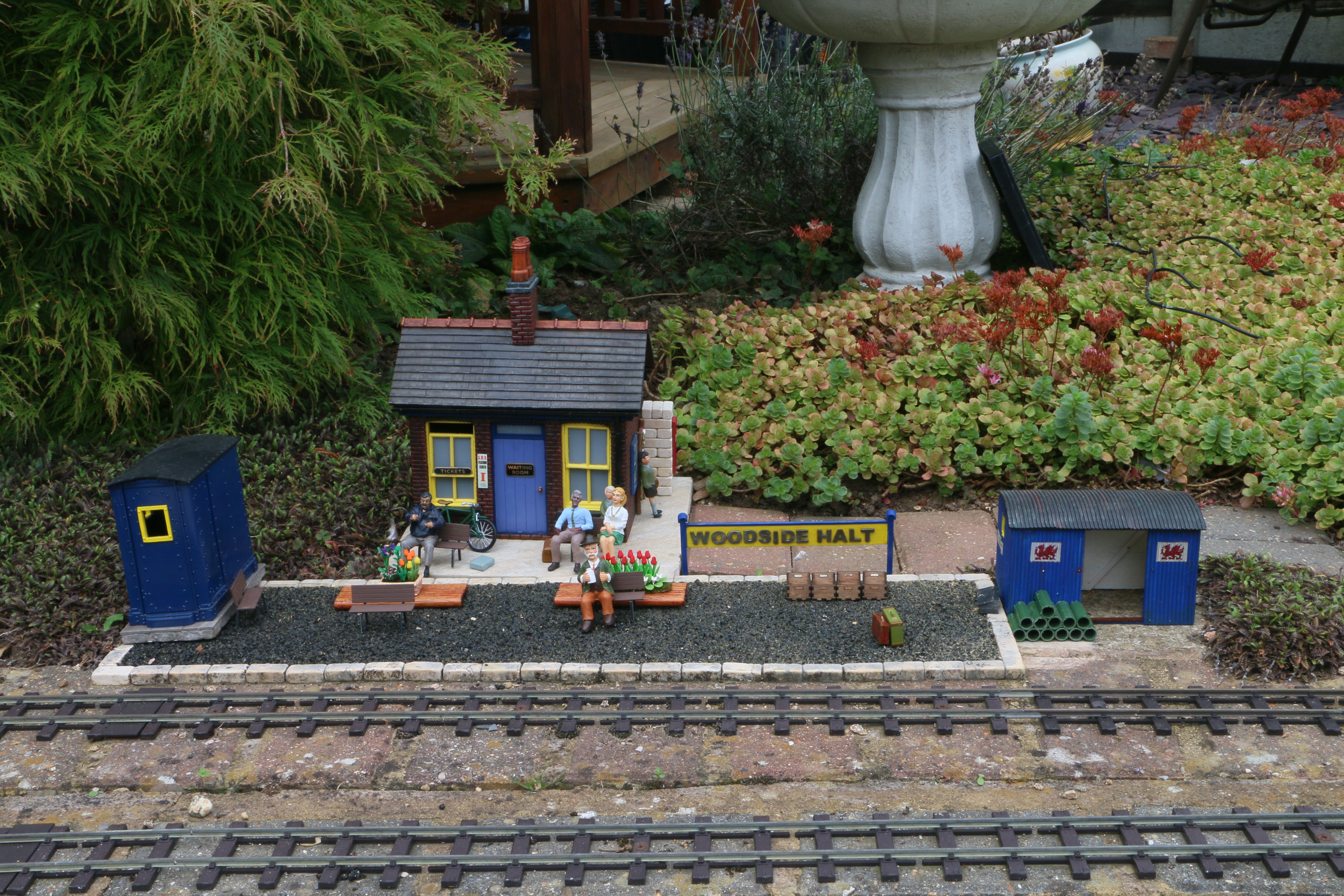 Woodside Halt station building