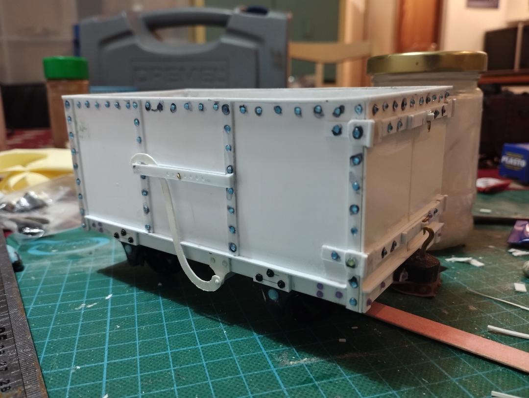 Iron coal wagon 3.jpg
