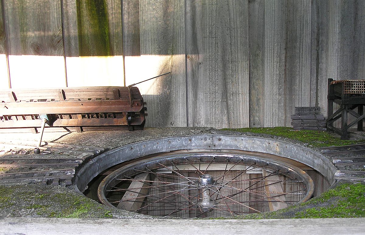 Turntable Maint. 2.JPG