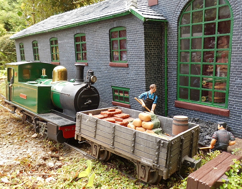 5 - Barclay 2-4-0T loco No. 2 BEESTON, brings bricks to Bulkeley Boneworks for a new bunker for the beam engine.JPG