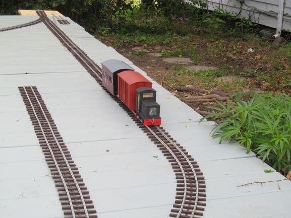 Trundling up the main Platform road