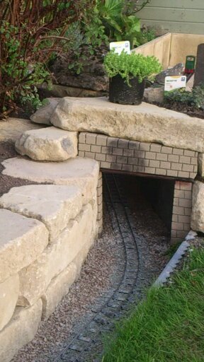 Tunnel_entrance.jpg